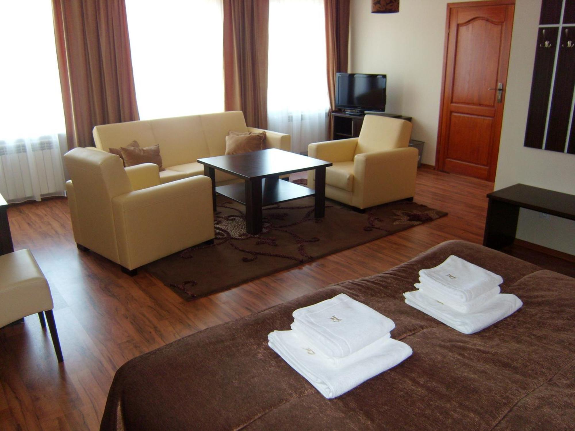 Villa Ramzes กดัญสก์ ภายนอก รูปภาพ